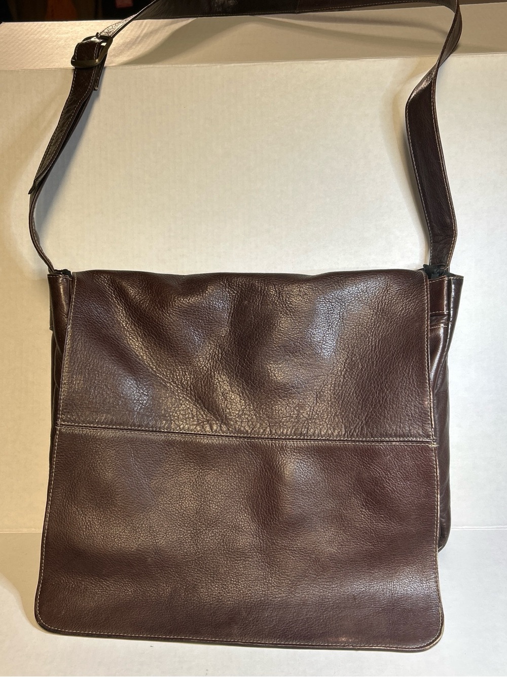 Men's Brown Leather Messenger Bag - Unbranded